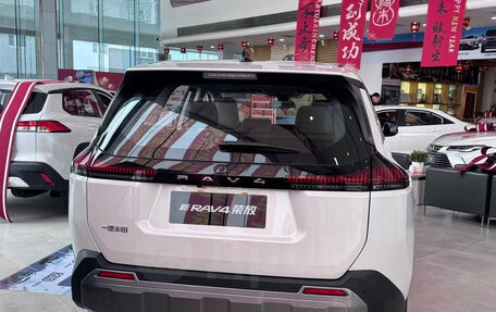 Toyota RAV4, 2026 год, 4 370 000 рублей, 3 фотография