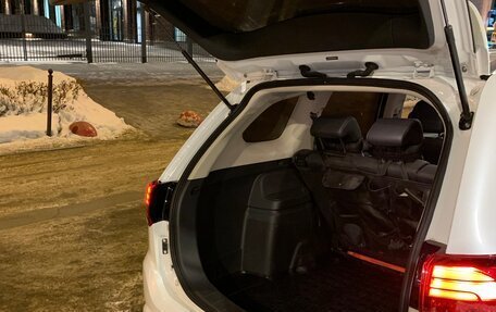 Mitsubishi Outlander III рестайлинг 3, 2022 год, 2 650 000 рублей, 17 фотография