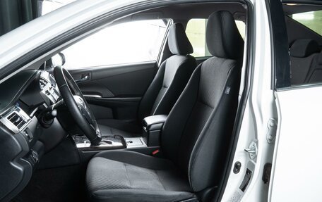 Toyota Camry, 2017 год, 1 860 000 рублей, 10 фотография