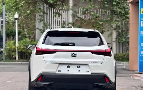 Lexus UX I, 2021 год, 2 110 005 рублей, 3 фотография