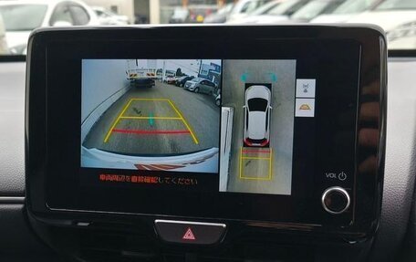 Toyota Yaris Cross, 2022 год, 1 565 000 рублей, 13 фотография