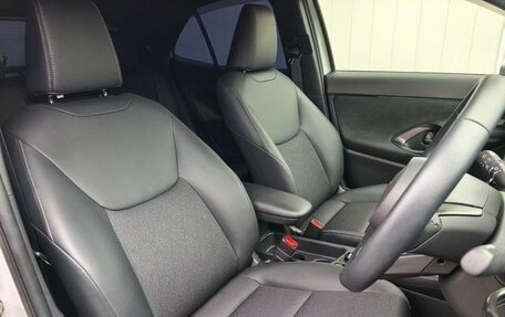 Toyota Yaris Cross, 2022 год, 1 565 000 рублей, 8 фотография