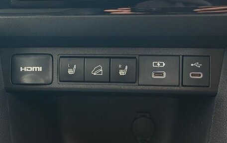 Toyota Yaris Cross, 2022 год, 1 565 000 рублей, 14 фотография