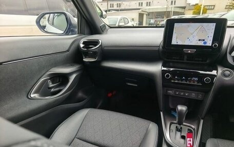 Toyota Yaris Cross, 2022 год, 1 565 000 рублей, 12 фотография