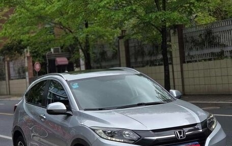 Honda Vezel, 2015 год, 1 692 000 рублей, 1 фотография