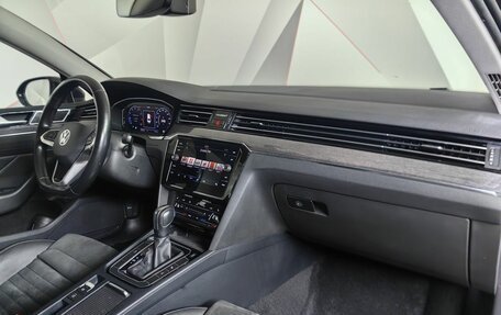 Volkswagen Passat B8 рестайлинг, 2021 год, 2 595 000 рублей, 13 фотография