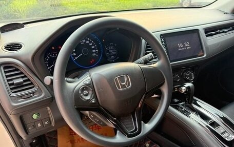 Honda Vezel, 2021 год, 1 414 000 рублей, 8 фотография