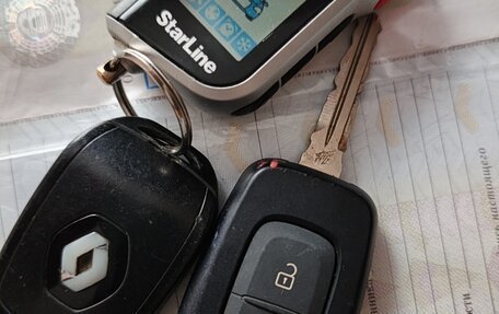 Renault Logan II, 2016 год, 985 000 рублей, 10 фотография