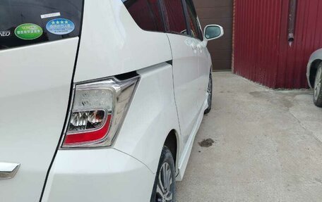 Honda Freed I, 2013 год, 1 200 000 рублей, 18 фотография