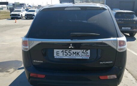 Mitsubishi Outlander III рестайлинг 3, 2012 год, 1 423 000 рублей, 4 фотография