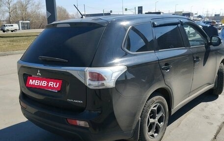 Mitsubishi Outlander III рестайлинг 3, 2012 год, 1 423 000 рублей, 2 фотография