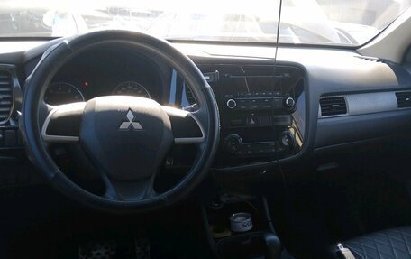 Mitsubishi Outlander III рестайлинг 3, 2012 год, 1 423 000 рублей, 8 фотография