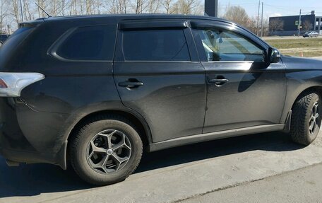 Mitsubishi Outlander III рестайлинг 3, 2012 год, 1 423 000 рублей, 6 фотография