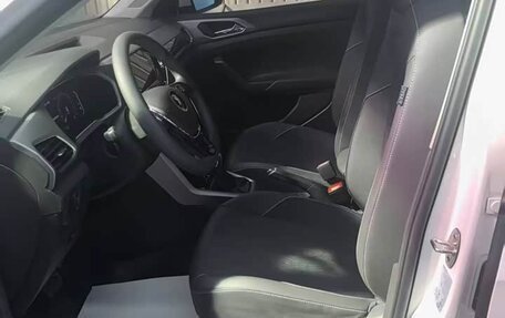 Volkswagen T-Cross I, 2022 год, 1 680 000 рублей, 10 фотография