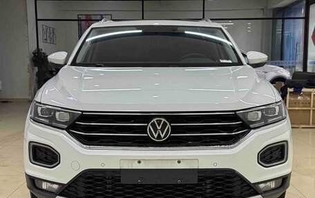 Volkswagen T-Roc I, 2022 год, 1 903 000 рублей, 2 фотография