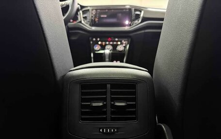 Volkswagen T-Roc I, 2022 год, 1 903 000 рублей, 8 фотография