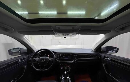 Volkswagen T-Roc I, 2022 год, 1 903 000 рублей, 15 фотография