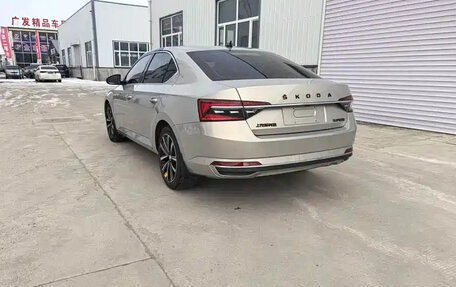 Skoda Superb III рестайлинг, 2023 год, 2 100 007 рублей, 6 фотография