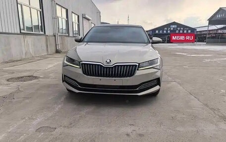 Skoda Superb III рестайлинг, 2023 год, 2 100 007 рублей, 2 фотография