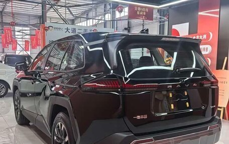 Toyota RAV4, 2026 год, 4 210 000 рублей, 4 фотография