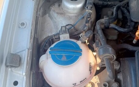 Volkswagen Polo IV рестайлинг, 2002 год, 330 000 рублей, 12 фотография