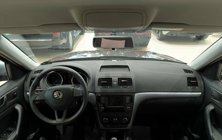 Skoda Yeti I рестайлинг, 2017 год, 1 650 000 рублей, 18 фотография