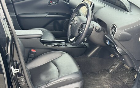 Toyota Prius IV XW50, 2018 год, 1 935 000 рублей, 2 фотография