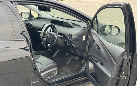 Toyota Prius IV XW50, 2018 год, 1 935 000 рублей, 6 фотография