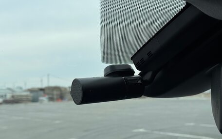 Toyota Prius IV XW50, 2018 год, 1 935 000 рублей, 13 фотография