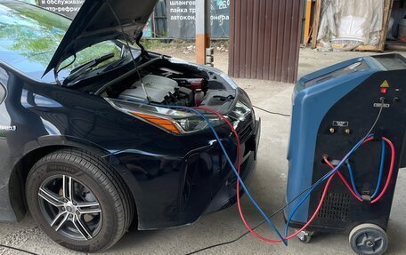 Toyota Prius IV XW50, 2018 год, 1 935 000 рублей, 18 фотография