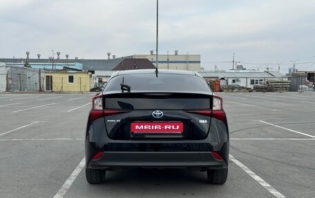 Toyota Prius IV XW50, 2018 год, 1 935 000 рублей, 10 фотография