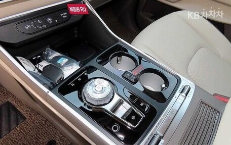 KIA Carnival, 2025 год, 13 фотография