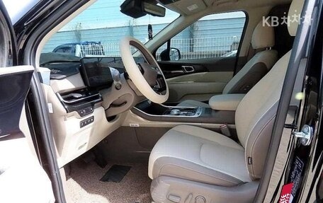 KIA Carnival, 2025 год, 5 фотография