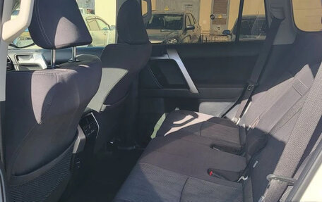 Toyota Land Cruiser Prado 150 рестайлинг 2, 2021 год, 6 534 000 рублей, 15 фотография