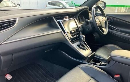 Toyota Harrier, 2020 год, 2 350 000 рублей, 13 фотография