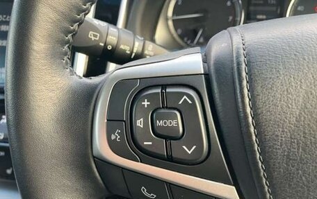 Toyota Harrier, 2020 год, 2 350 000 рублей, 17 фотография