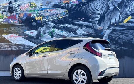 Toyota Aqua, 2022 год, 1 150 000 рублей, 7 фотография