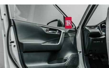 Toyota RAV4, 2025 год, 4 650 000 рублей, 21 фотография