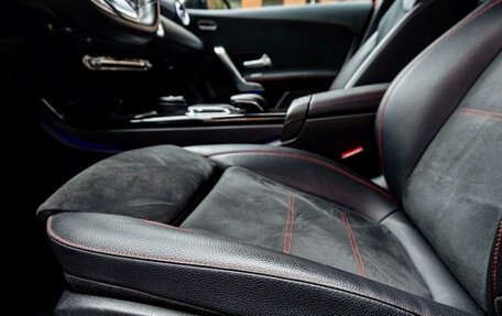 Mercedes-Benz A-Класс, 2018 год, 2 490 000 рублей, 10 фотография