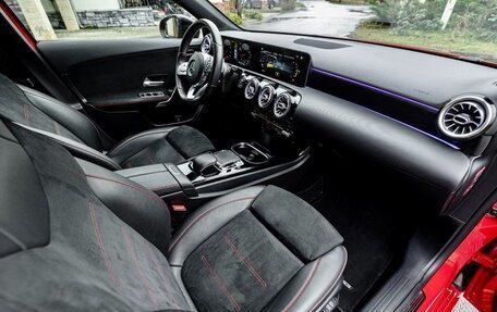 Mercedes-Benz A-Класс, 2018 год, 2 490 000 рублей, 20 фотография