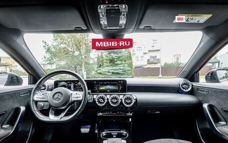 Mercedes-Benz A-Класс, 2018 год, 2 490 000 рублей, 15 фотография