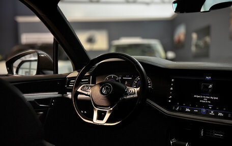 Volkswagen Touareg III, 2018 год, 5 499 000 рублей, 21 фотография