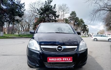 Opel Zafira B, 2010 год, 680 000 рублей, 1 фотография