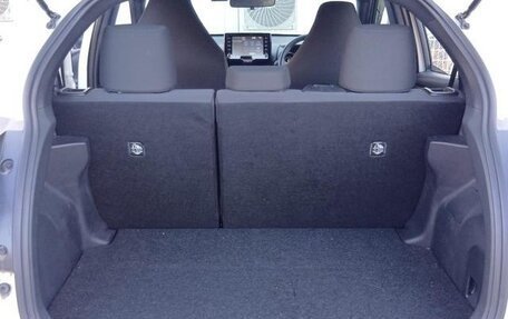 Toyota Yaris, 2022 год, 870 005 рублей, 11 фотография