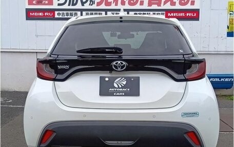 Toyota Yaris, 2022 год, 870 005 рублей, 3 фотография