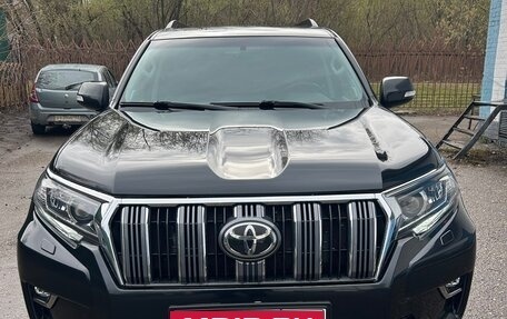 Toyota Land Cruiser Prado 150 рестайлинг 2, 2021 год, 6 600 000 рублей, 1 фотография