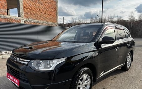 Mitsubishi Outlander III рестайлинг 3, 2013 год, 1 392 000 рублей, 1 фотография