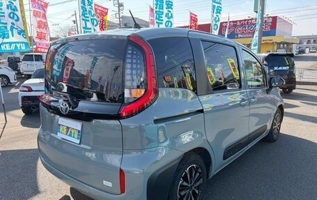 Toyota Sienta, 2022 год, 1 390 000 рублей, 5 фотография