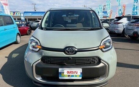 Toyota Sienta, 2022 год, 1 390 000 рублей, 3 фотография