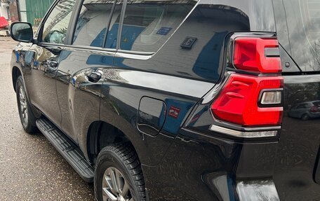 Toyota Land Cruiser Prado 150 рестайлинг 2, 2021 год, 6 600 000 рублей, 7 фотография